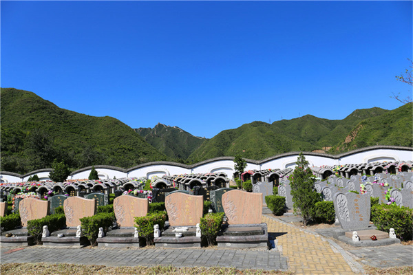门头沟华侨陵园墓地价格贵吗？万佛华侨陵园买墓地怎么去？