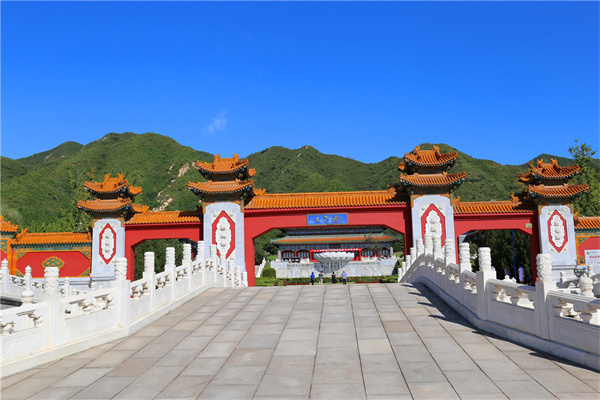 十三陵景仰园陵园上风上水怎么样？十三陵景仰园的上风上水布局及电话介绍