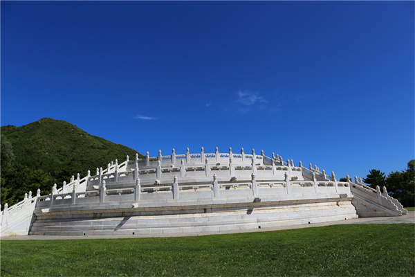 十三陵镇景仰园陵园怎么样？有十三陵景仰园业务处联系电话吗？