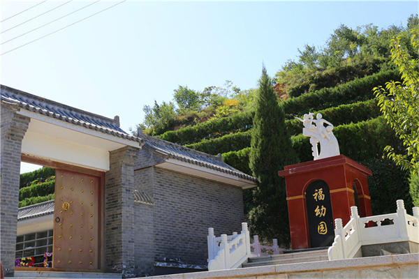 北京昌平地区陵园公墓哪里有树葬草葬？昌平墓地价格多少？