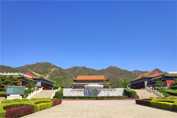 中国殡葬协会公墓工作委员会主任会议在南京召开