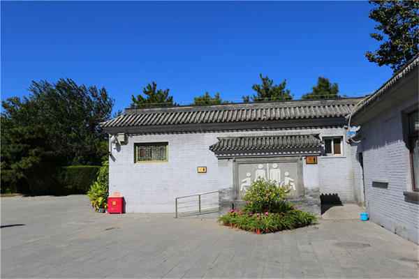 华龙皇家陵园增加鲜花现场销售服务