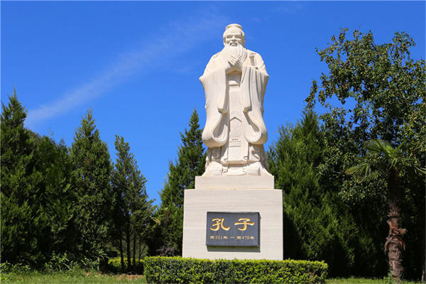 你知道天寿陵园为啥埋葬那么多名人