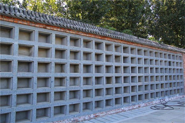 昌平周边公墓桃峰陵园墓地价格贵吗？在昌平陵园排名中占第几？