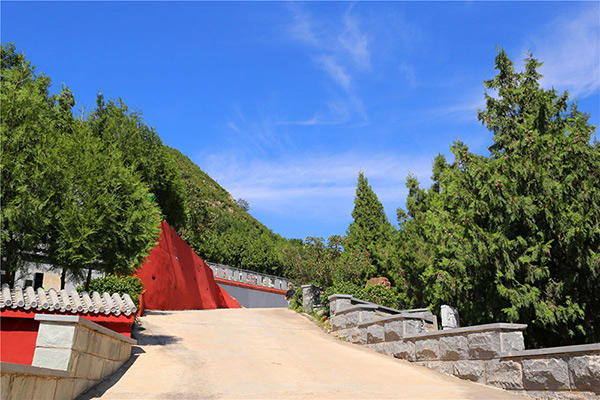 北京八达岭陵园怎么样？墓地价格是多少