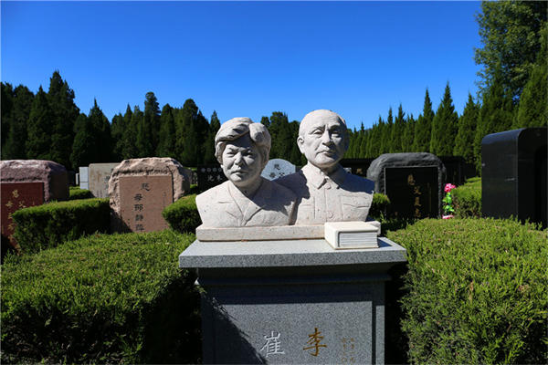 九公山长城纪念林选墓要预约吗？在这买墓地的人多吗？
