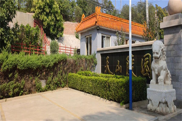 北京市殡仪馆骨灰寄存服务及费用价格指南