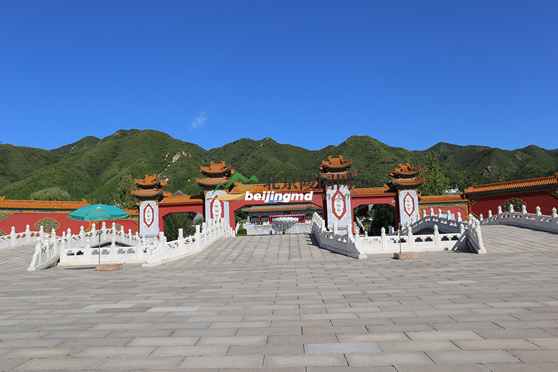 传统墓地和现代艺术墓的区别