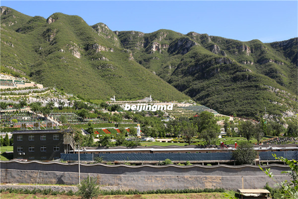 北京门头沟区只有万佛华侨陵园和天山陵园吗