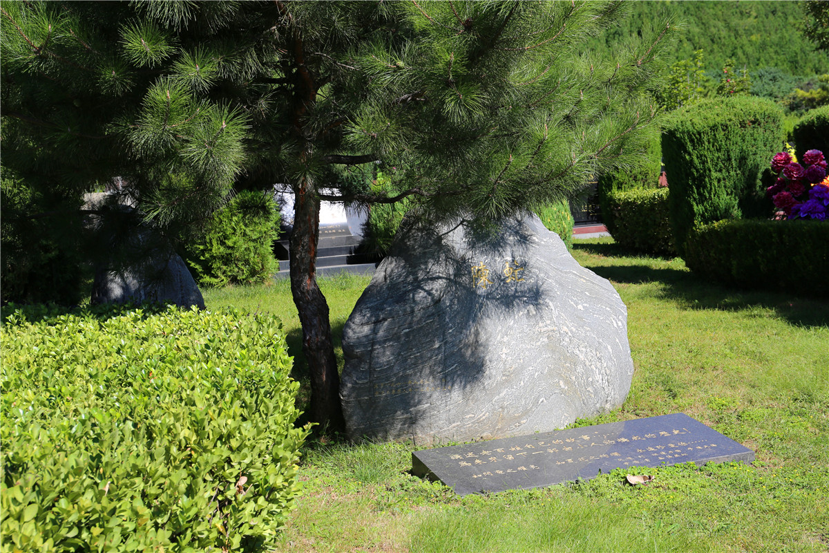朝阳陵园墓地价格表