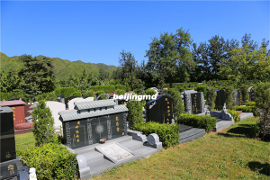 中秋节京郊墓园祭扫高峰，网上也可电子祭扫缅怀英烈