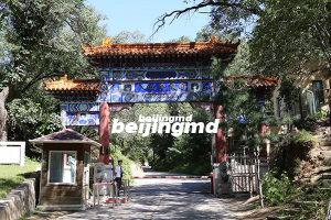 北京万佛华侨陵园位置在哪里，怎么去万佛华侨陵园买墓地？